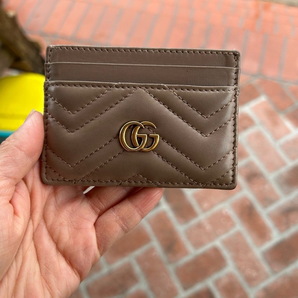 Gucci GG Marmont Taupe Card Holder - Picture 3 of 8